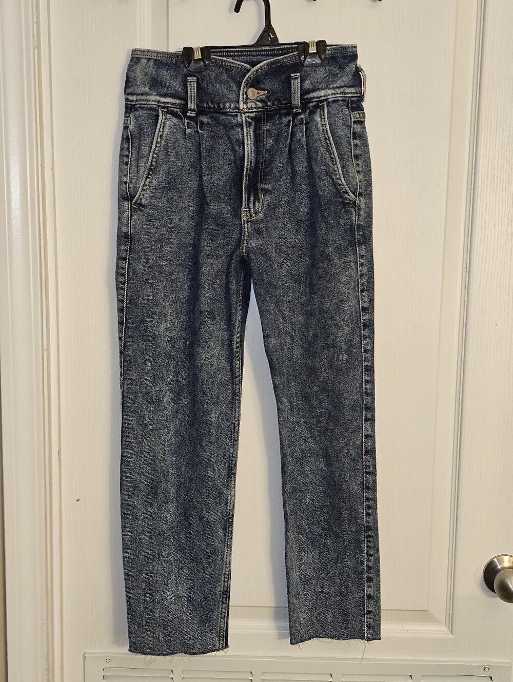Hollister High Waist Straight Light Washed Raw Hem Blue Jeans Junior Size 3 Slim
